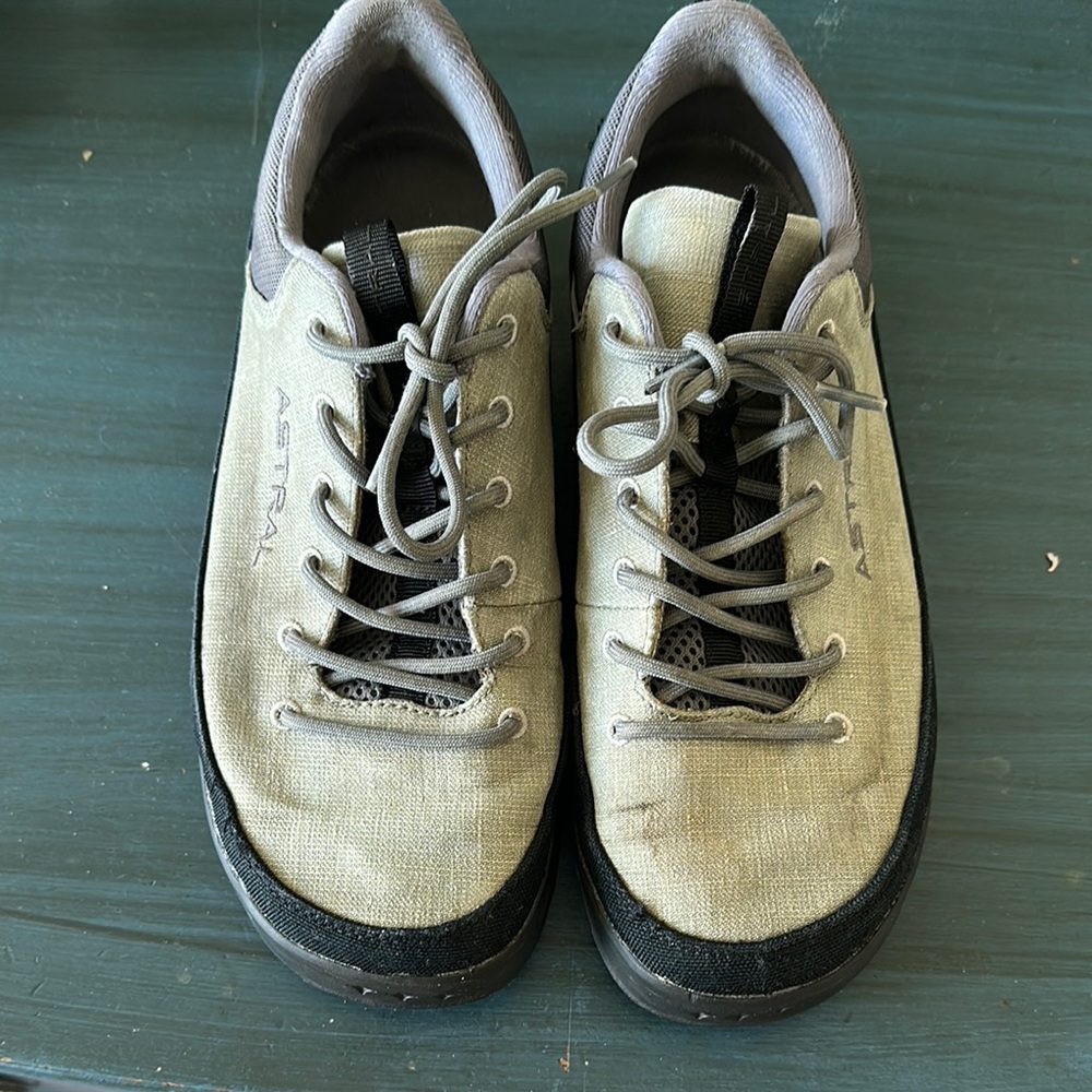 Astral Gray and Black Sneakers Classic Lace-Up Design